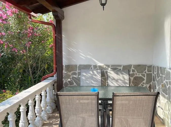 Villa Alexandros *